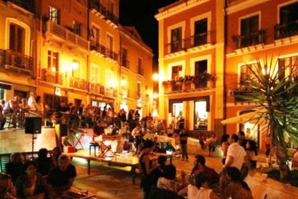 Stupenda Suite A Cagliari Piazza Galilei エクステリア 写真