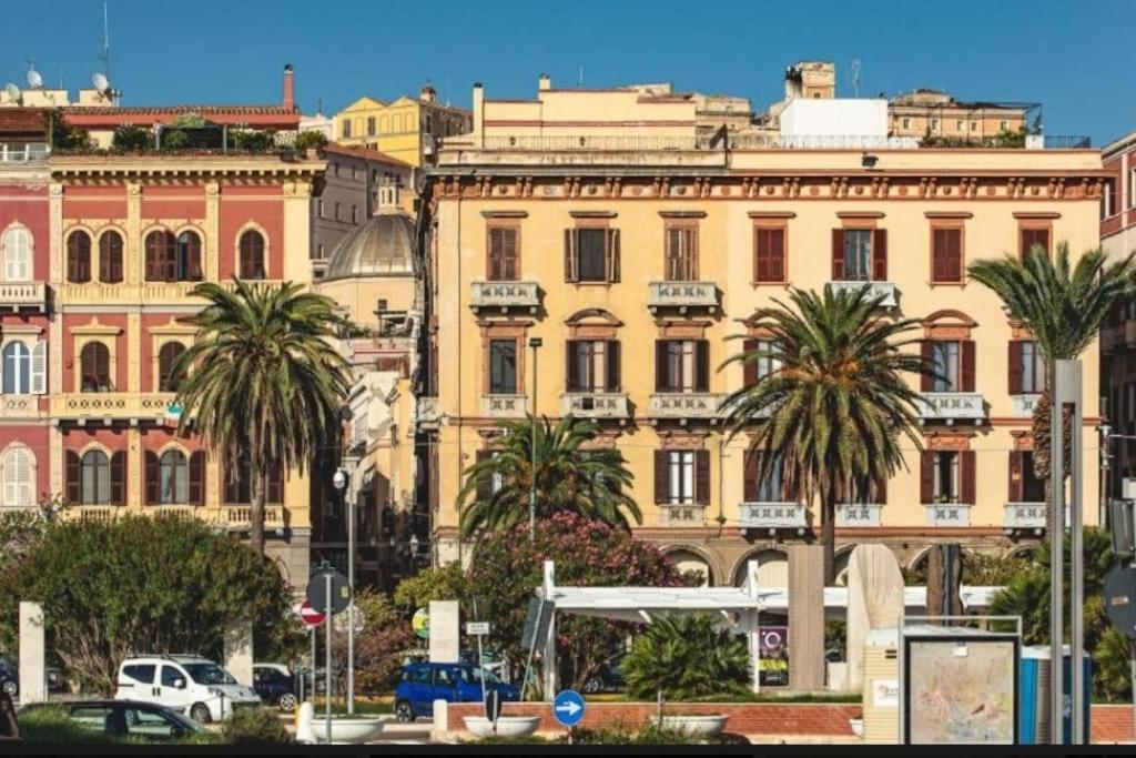 Stupenda Suite A Cagliari Piazza Galilei エクステリア 写真