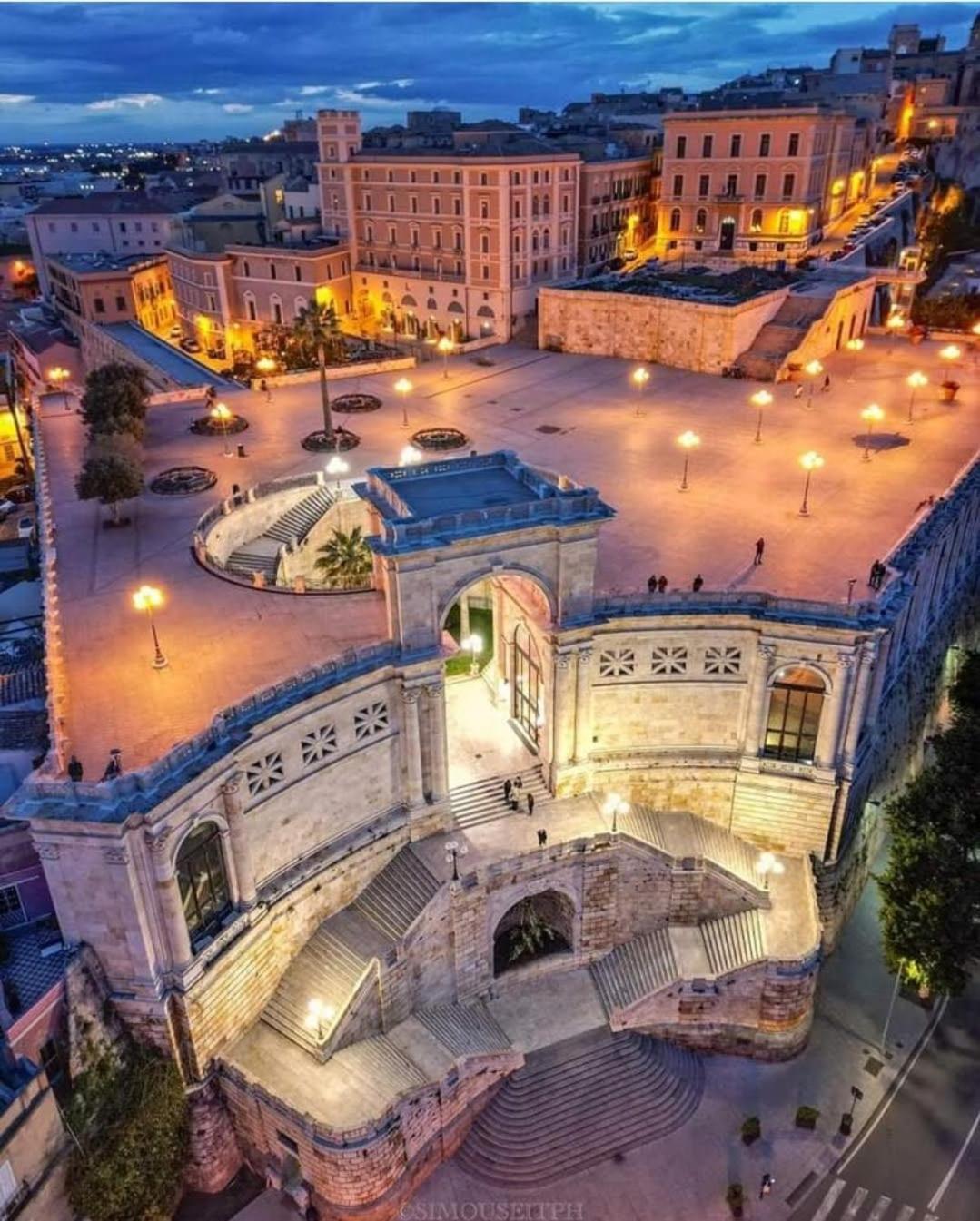 Stupenda Suite A Cagliari Piazza Galilei エクステリア 写真